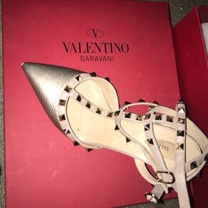 Valentino Rockstud Mid Rose Gold heels
